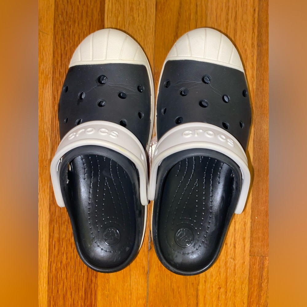 Juniors size 3 Crocs